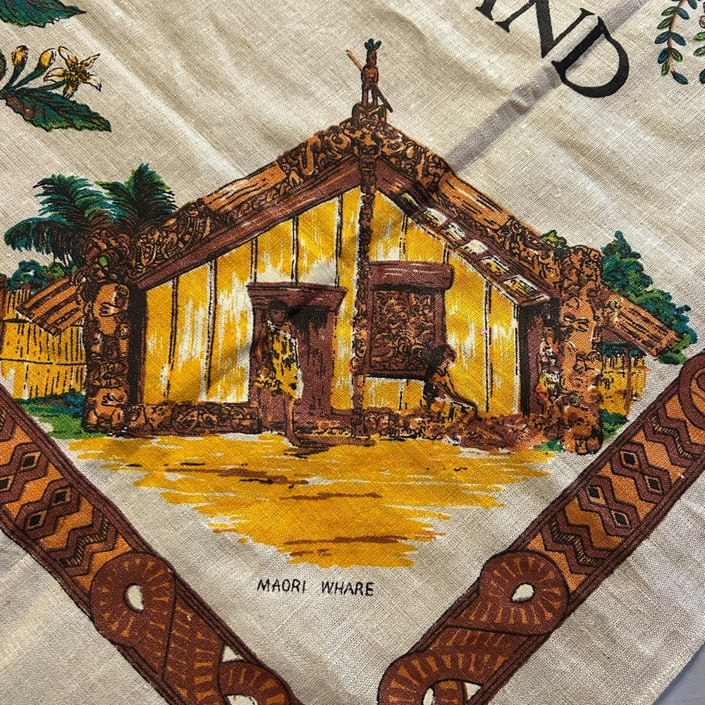 Vintage Maori New Zealand Taniwha Tablecloth or Hangable Tapestry - Picture 4 of 12